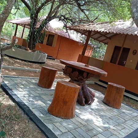 Hotel Niyagala Lodge 시기리야 외부 사진